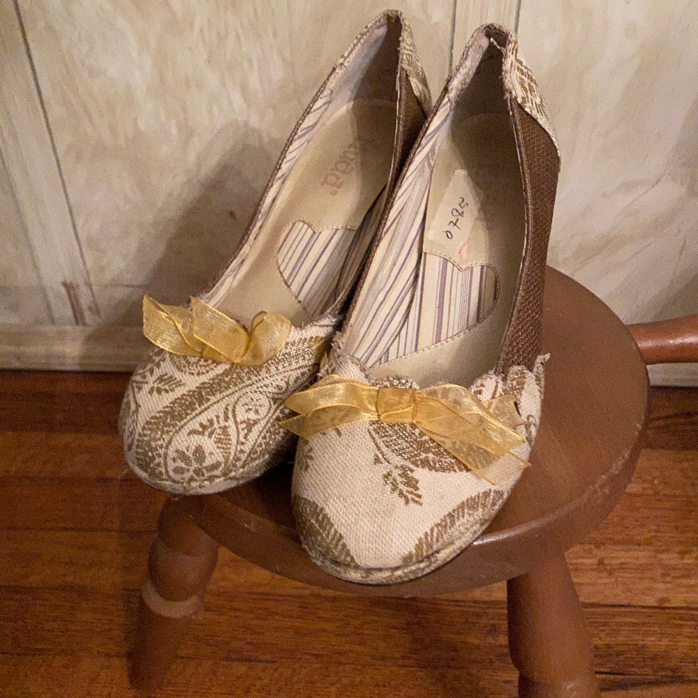 Mudd High Hill Shoes